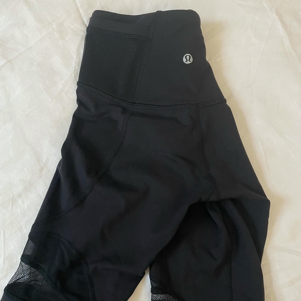 LULULEMON BLACK BIKER MESH SHORTS